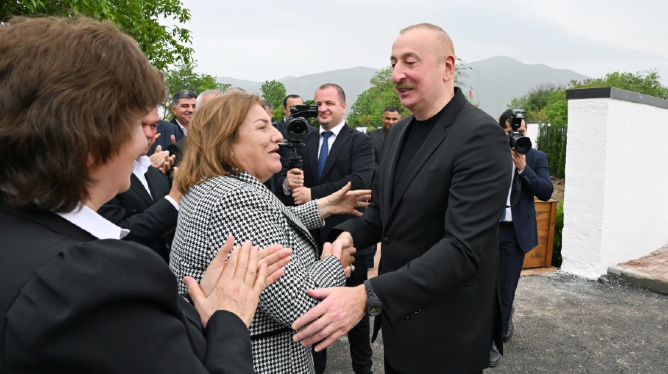 Президент Ильхам Алиев и первая леди Мехрибан Алиева встретились с жителями, переселившимися в город Ходжалы 