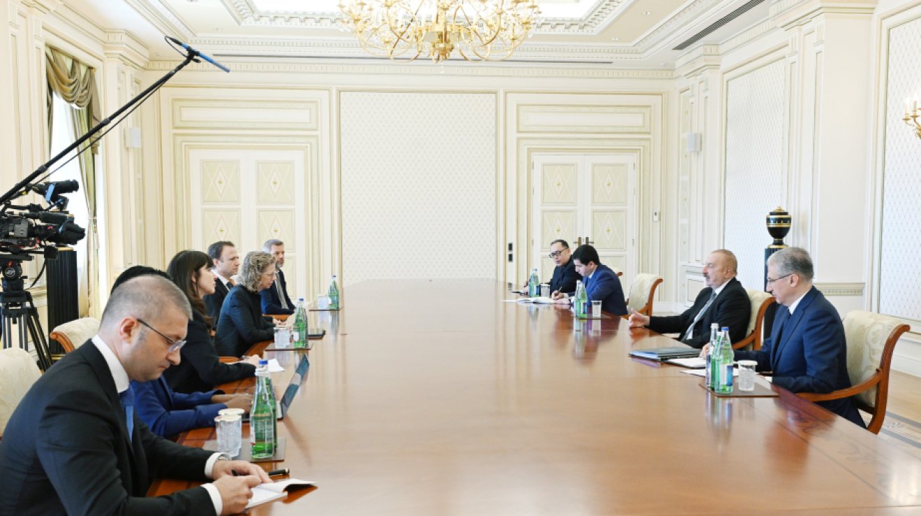 Президент Ильхам Алиев принял заместителя генерального секретаря ООН и исполнительного директора Программы ООН по окружающей среде