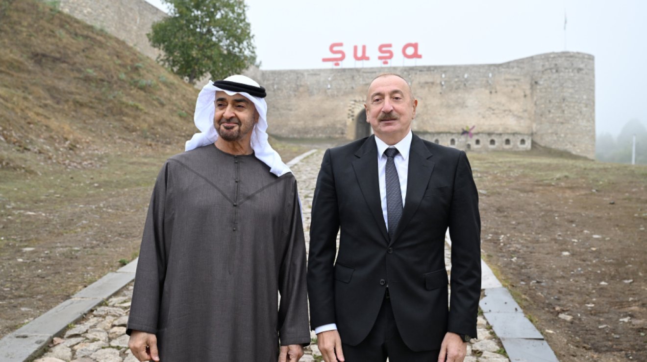 Президенты Азербайджана и Объединенных Арабских Эмиратов сфотографировались на фоне Шушинской крепости