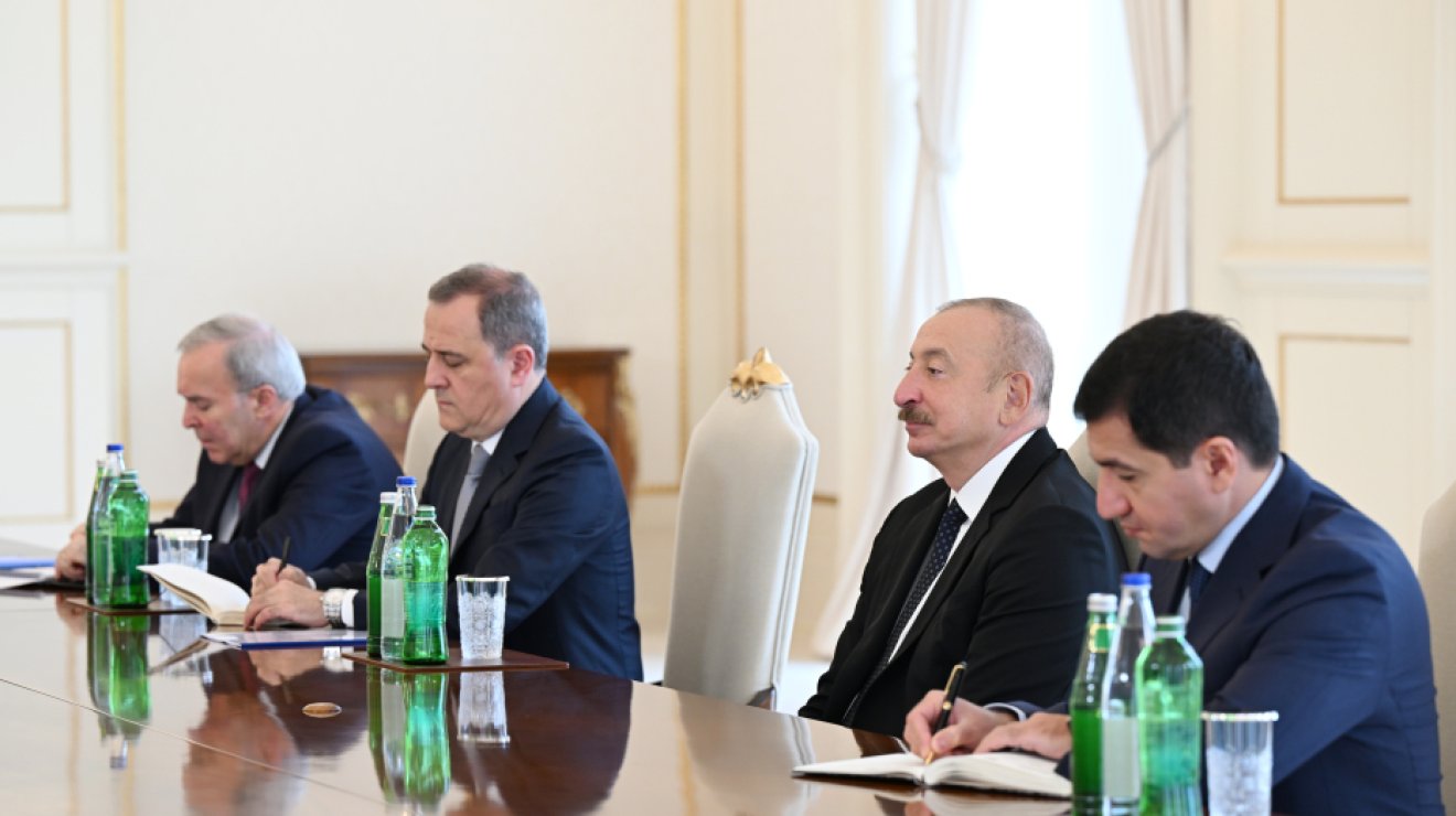 Президент Ильхам Алиев принял комиссара Европейского Союза по вопросам расширения