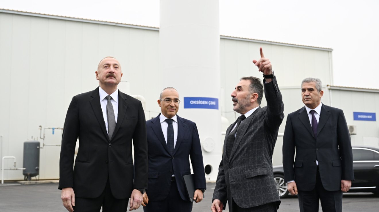 Президент Ильхам Алиев принял участие в открытии завода по производству минеральной каменной ваты AZWOOL