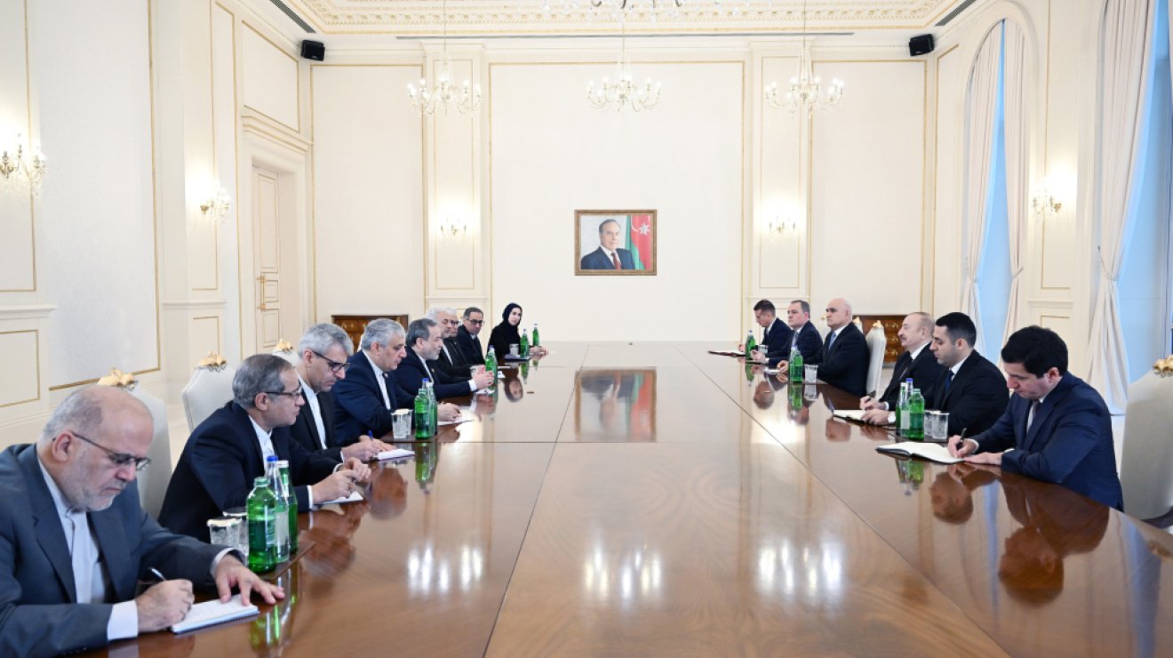 Президент Ильхам Алиев принял делегацию во главе с министром иностранных дел Ирана