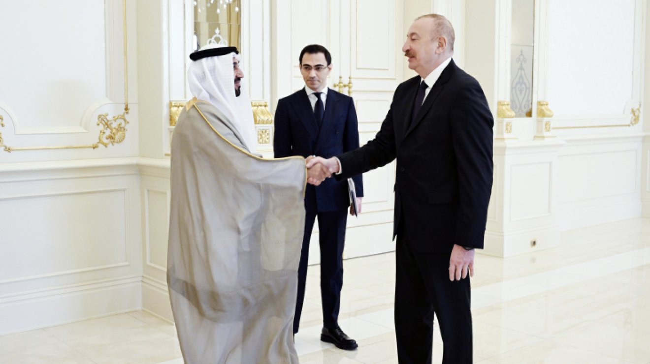 Президент Ильхам Алиев принял делегацию во главе с президентом Арабского парламента