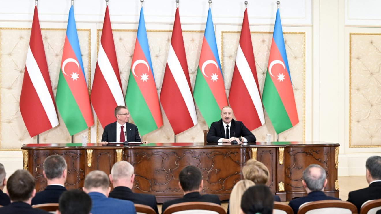 Президент Азербайджана Ильхам Алиев и Президент Латвии Эдгарс Ринкевичс выступили с заявлениями для прессы