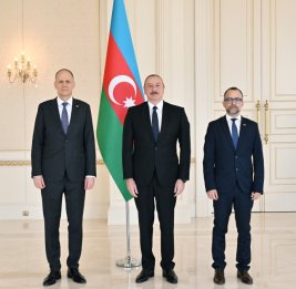 Президент Ильхам Алиев принял верительные грамоты новоназначенного посла Швейцарии в Азербайджане 