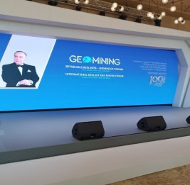 В Баку начал работу Международный горно-геологический форум