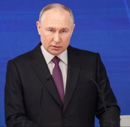 Президент России выступает с посланием Федеральному собранию
