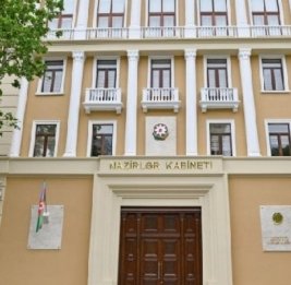 Продлен срок выплаты надбавки к заработной плате медицинских работников, оказывающих помощь больным коронавирусом в Баку