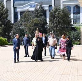 Председатель комитета Конгресса Новой Каледонии посетила католическую церковь Святой Марии в Баку