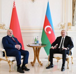 Началась встреча президентов Азербайджана и Беларуси один на один 