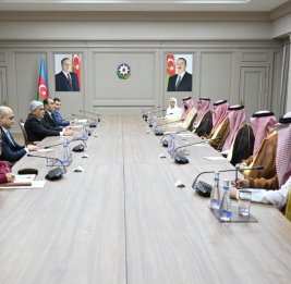 Самир Шарифов встретился с делегацией из Саудовской Аравии