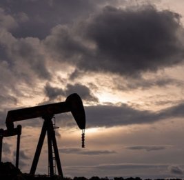 
Нефть упала после заявлений США и Ирана о сделке