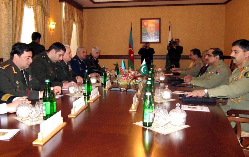 Министр обороны Азербайджана принял главу Объединенного комитета начальников штабов Пакистана
