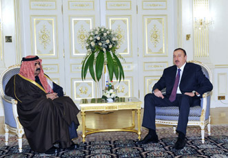 Президент Ильхам Алиев встретился с Эмиром Катара шейхом Хамадом бен Халифой Аль Тани