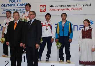 Азербайджанские борцы завоевали четыре медали на чемпионате Европы