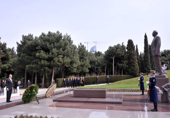 Министр иностранных дел России посетил могилу общенационального лидера Гейдара Алиева и Шехидляр хиябаны