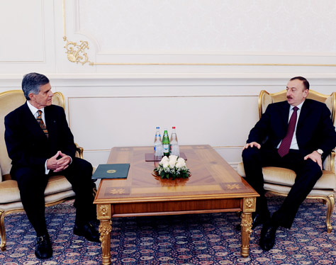 Президент Ильхам Алиев принял верительные грамоты новоназначенного посла Бразилии в Азербайджане Сержио де Соузы Фонтеса Аррудана