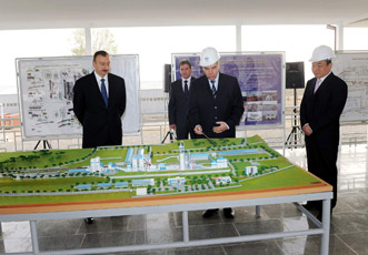 Президент Ильхам Алиев ознакомился со строящимся Газахским цементным заводом