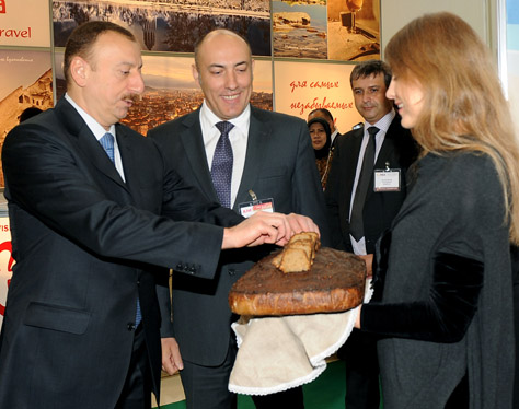 Президент Ильхам Алиев ознакомился с XI Азербайджанской международной выставкой туризма и путешествий AITF-2012