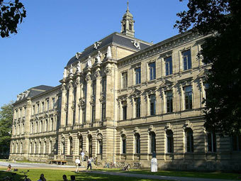 На баварский университет подали в суд из-за влияния церкви
