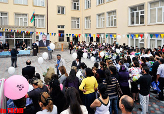 В Баку прошел вечер выпускников 2011-2012 учебного года