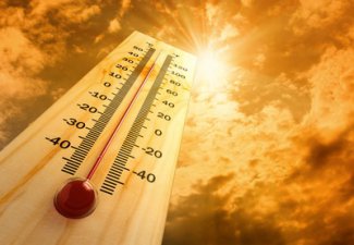 На Азербайджан надвигается «адская жара», температура воды на пляжах «бьет рекорды»