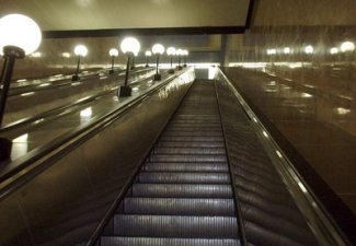 На станции метро «28 Мая» работа по замене эскалаторов завершится до 15 сентября