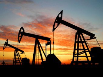 Нефть на мировом рынке понизилась в цене