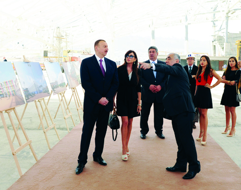 Президент Азербайджана Ильхам Алиев ознакомился с ходом строительства Дворца водных видов спорта в Баку