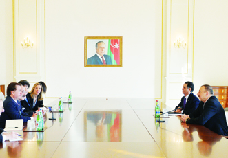 Президент Азербайджана Ильхам Алиев принял председателя комитета внешних связей Палаты представителей США и сопровождающих его конгрессменов