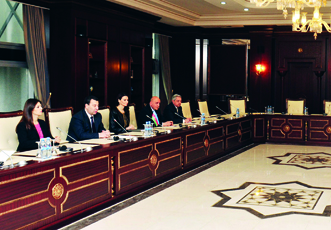 В Милли Меджлисе состоялась трехсторонняя встреча комитетов по внешним связям парламентов Азербайджана, Турции и Грузии