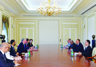 Президент Азербайджана Ильхам Алиев принял делегацию во главе с министром энергетики Великобритании