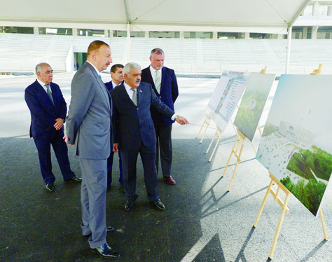 Президент Азербайджана Ильхам Алиев ознакомился с ходом строительства Бакинского Олимпийского стадиона