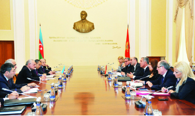На встрече премьер-министров обсуждены перспективы связей между Азербайджаном и Монтенегро