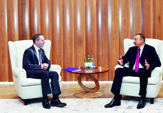 Президент Азербайджана Ильхам Алиев принял государственного министра торговли и инвестиций Великобритании