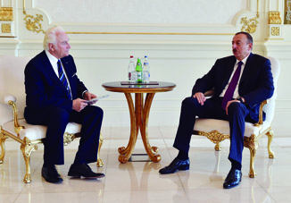 Президент Азербайджана Ильхам Алиев принял экс-президента Эстонии Арнольда Рюйтеля