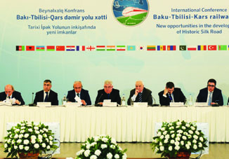 Страны мира проявляют большой интерес к железной дороге Баку — Тбилиси — Карс