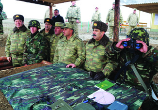 Руководство Министерства обороны провело проверку боевой готовности воинских частей, расположенных на линии фронта