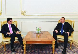 Президент Ильхам Алиев принял верительные грамоты новоназначенного посла Австралии в Азербайджане