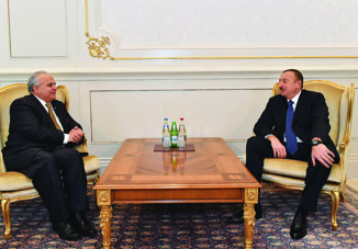 Президент Ильхам Алиев принял верительные грамоты новоназначенного посла Гватемалы в Азербайджане