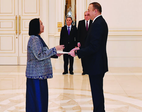 Президент Ильхам Алиев принял верительные грамоты новоназначенного посла Филиппин в Азербайджане