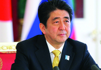 Японский премьер не будет менять состав своего Кабинета
