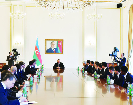Президент Азербайджана Ильхам Алиев принял членов футбольного клуба «Карабах»