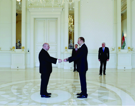 Президент Ильхам Алиев принял верительные грамоты новоназначенного посла Польши в Азербайджане
