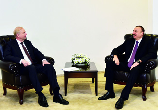Президент Ильхам Алиев встретился в Карсе с генеральным исполнительным директором компании BP Робертом Дадли