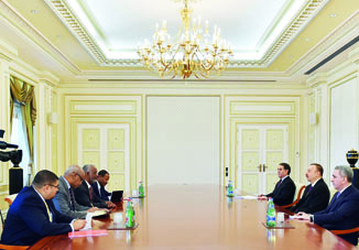Президент Азербайджана Ильхам Алиев принял делегацию во главе с министром иностранных дел Судана