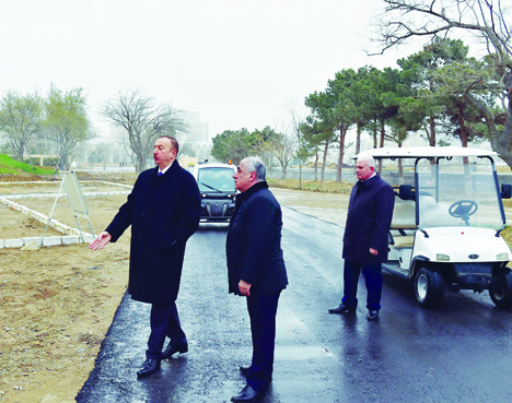 Президент Азербайджана Ильхам Алиев ознакомился с ходом строительных работ на бульваре «Баку — Белый город»