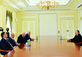 Президент Азербайджана Ильхам Алиев принял делегацию во главе с президентом Европейских Олимпийских Комитетов