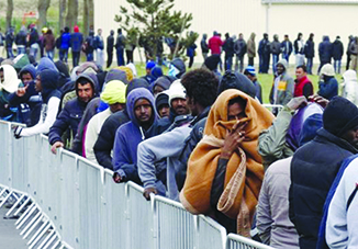 СМИ: «Власти ФРГ ожидают прибытия до 1,5 млн беженцев и мигрантов по итогам 2015 года»