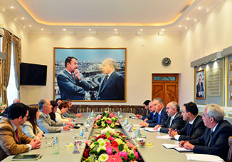 Обсуждены новые перспективы сотрудничества правительства Азербайджана со Всемирным банком